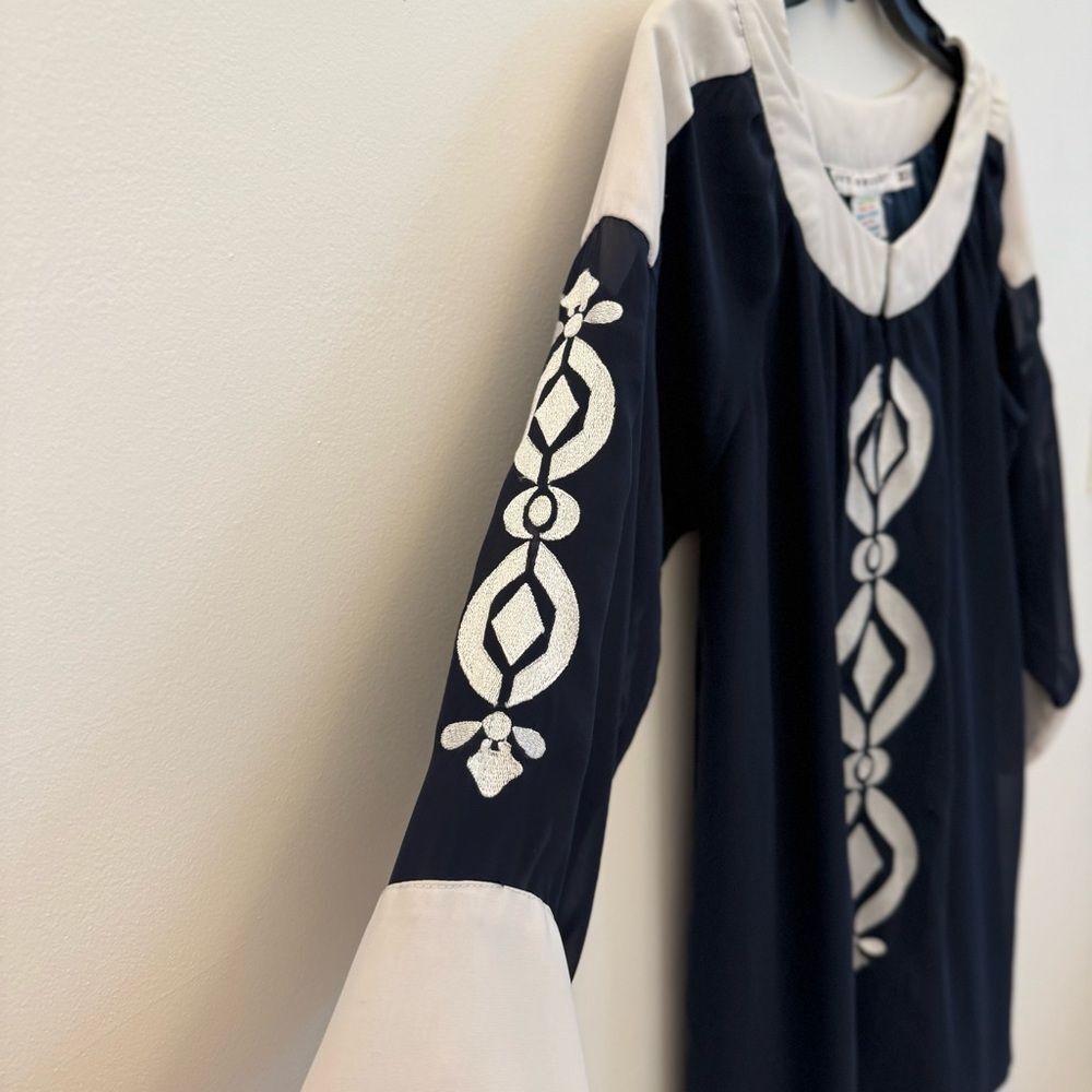 Gretchen Scott Navy & White Embroidered Loose fitting Dress Medium - Picture 3 of 12